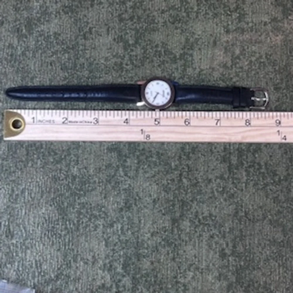 Casual Corner‎ Women's White Dial Quartz Watch Black Leather Band Japan Movement